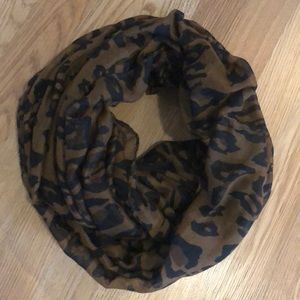 🐆Charlotte Russe leopard print infinity scarf🐆